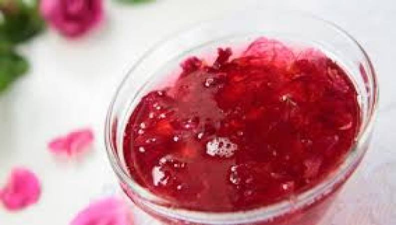 طرز تهیه ی مربای گل سرخ متفاوت 