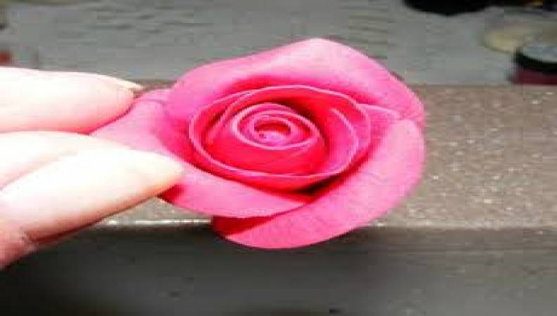 آموزش درست کردن گلهای خمیری بسیار زیبا