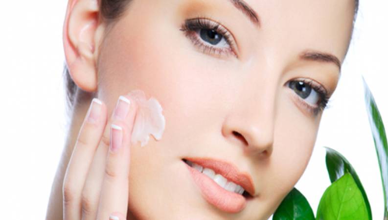 درست کردن کرم ضد چروک قوی در خانه