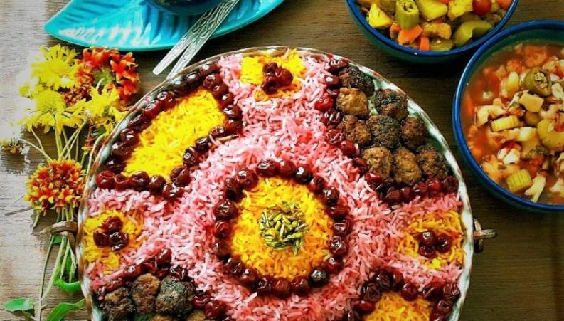 طرز تهیه آلبالو پلو بسیار خوشمزه!