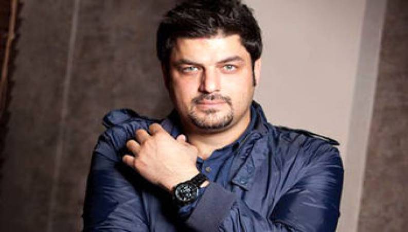 موتور سواری سام درخشانی و همسرش در خیابان های تهارن