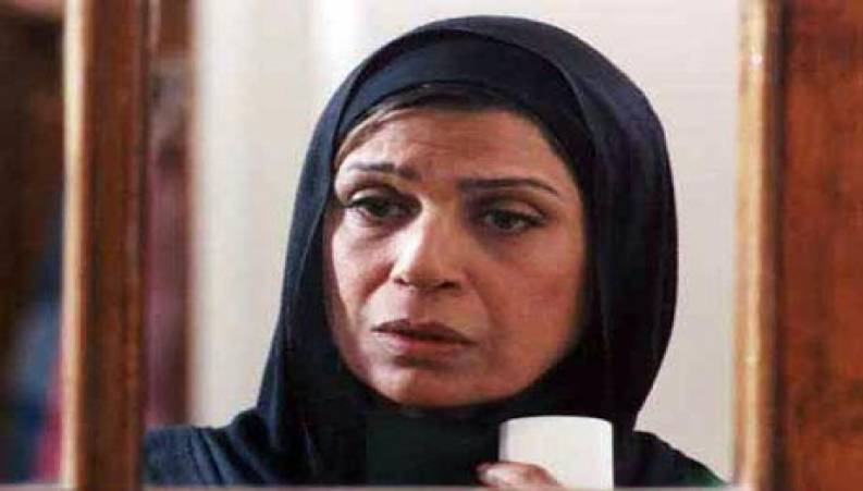 گریه گوهر خیراندیش پس از دیدن وضعیت مادر و دو فرزند بیمارش