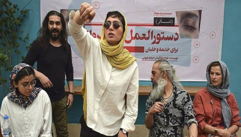 انتقاد تند و تیز پگاه آهنگرانی از فعالیت سلبریتی ها در فضای مجازی !!