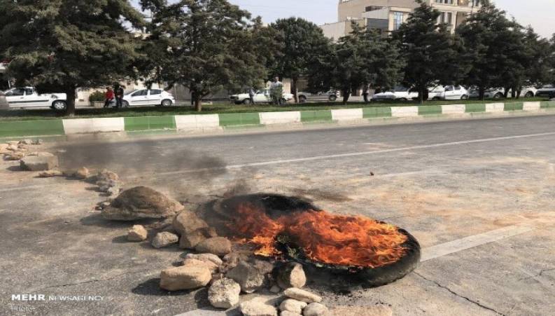 فیلمی از آتش زدن قرآن در شهر قدس توسط آشوبگران!!