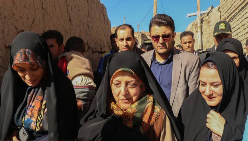 پرواز معصومه ابتکار معاون رئیس‌جمهور با هواپیمایی با خلبان زن!!