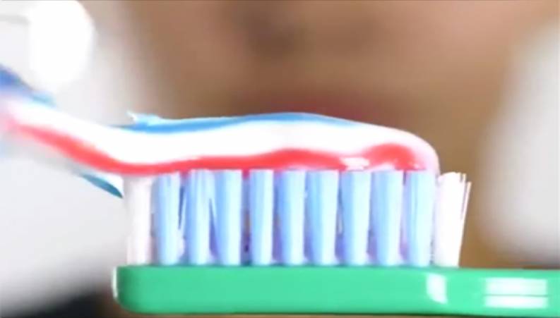 کاربردهای جالب خمیر دندان و مسواک در زندگی روزمره