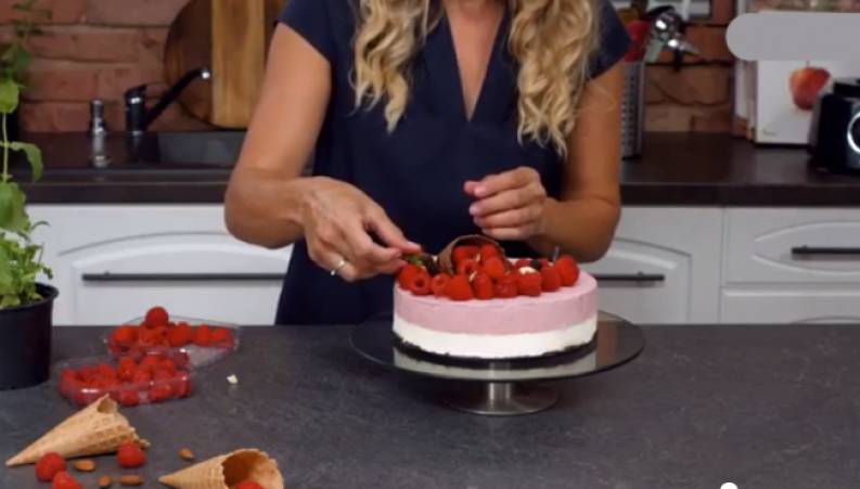 کیک بستنی خوشمزه ویژ شب یلدا