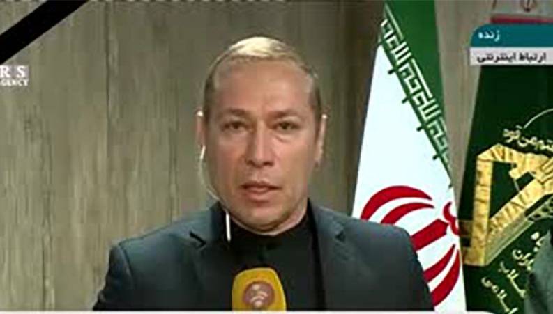 اشک‌های مجری و سخنگوی سپاه روی آنتن زنده