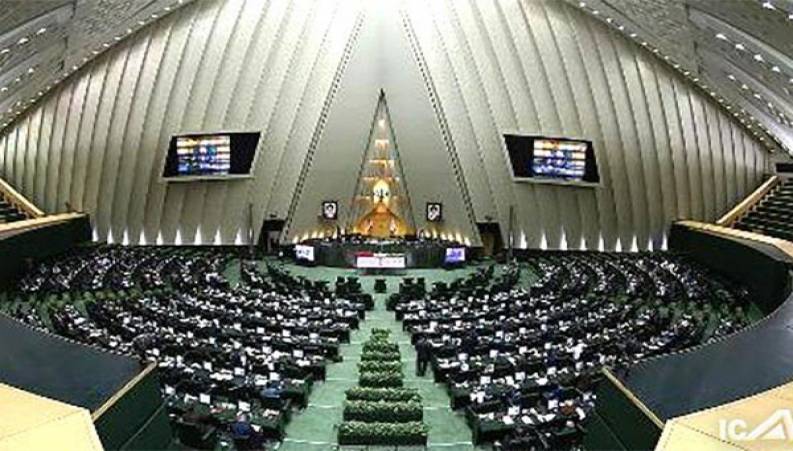  سانسور با آباژور این بار، چهره نماینده مجلس اتفاق عجیب در تلویزیون