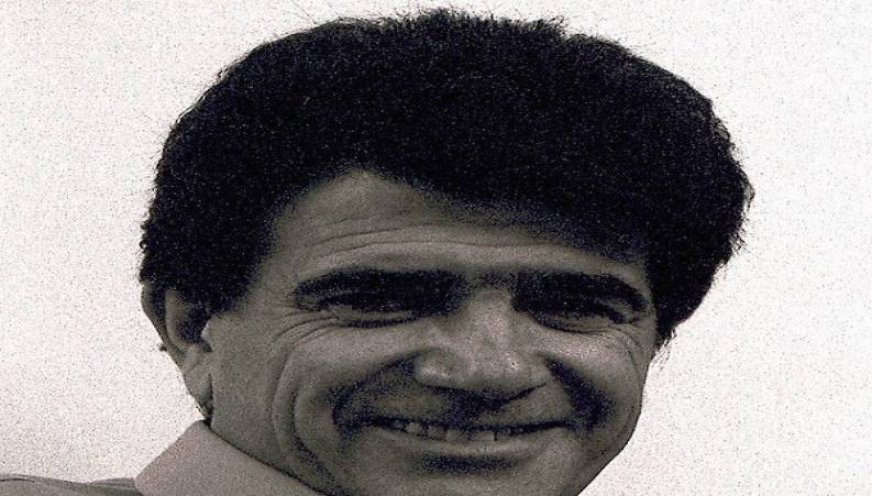 سنگ مزار محمدرضا شجریان