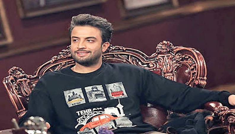 حرف های بنیامین بهادری درباره واکسن کرونا و واکسن زدن یکی از سلبریتی ها !!