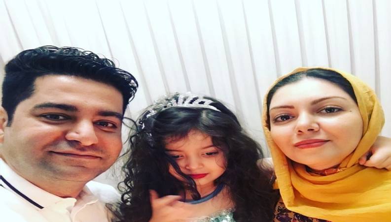 تبریک نوروزی آزاده نامداری و دخترش سر سفره هفت سین