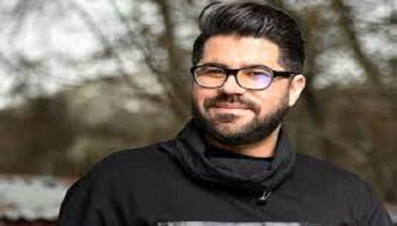 اجرای لایو حامد همایون عزیز در برنامه منو بشناس