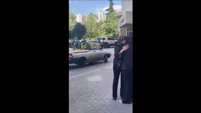 حضور ژاله صامتی و همسرش در مراسم یادبود بهناز نازی