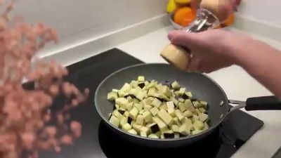 طرز تهیه مافین بادمجان؛ یک غذای مدیترانه‌ای خوشمزه و رژیمی