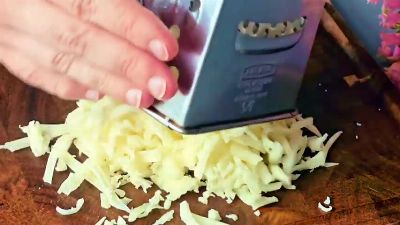 طرز تهیه ساندویچ تخم‌مرغی پنیری | تنوری و بسیار لذیذ