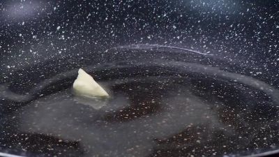 ساندویچ صبحانه سریع با پنیر و ژامبون