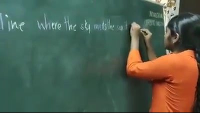 فیلم/ دختر هندی که با ۱۱ سبک نوشتاری همه را شگفت‌زده کرد؛ هر دو نیمکره مغزش همزمان کار می‌کند