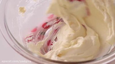 کیک ژله توت فرنگی لاکچری و خوشمزه در خانه