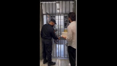 غافلگیری عجیب تتلو با کیک تولد؛ نعیمه نظام‌دوست این ویدئو را منتشر کرد!