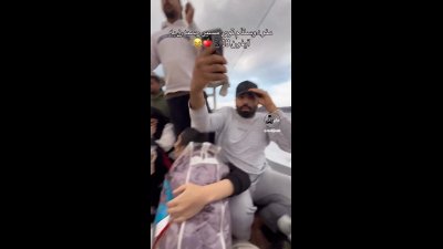 سفر خانوادگی به تنگه هرمز برای صید آیفون ۱۸! + فیلم