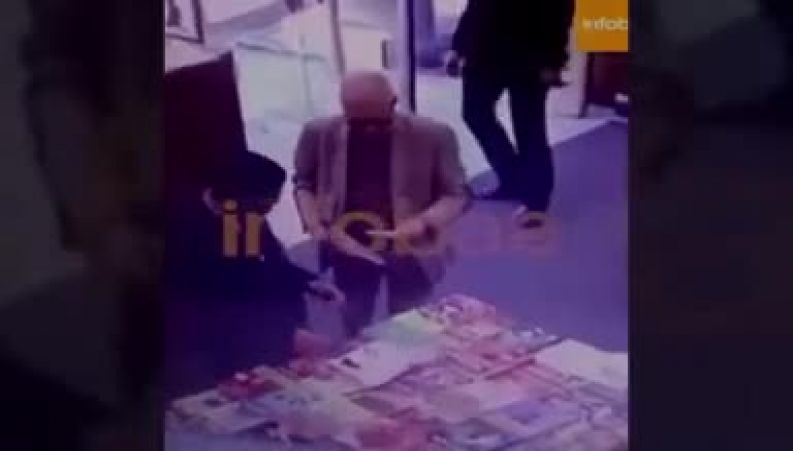 استعفای سفیر مکزیک در آرژانتین در پی انتشار فیلمی از وی در حال دزدیدن یک کتاب!