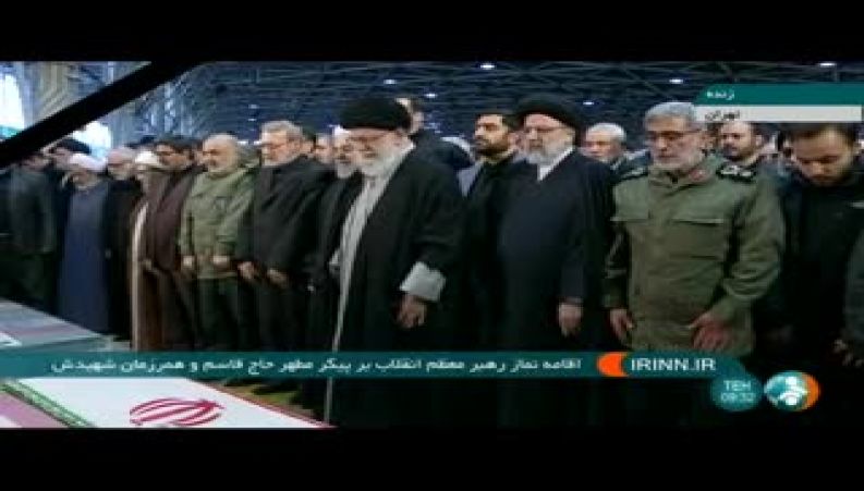 نماز رهبر انقلاب بر پیکر حاج قاسم و همرزمان شهیدش