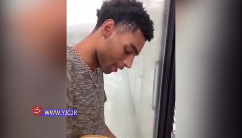 اقدام مشمئزکننده جوان آمریکایی در سوپرمارکت! 