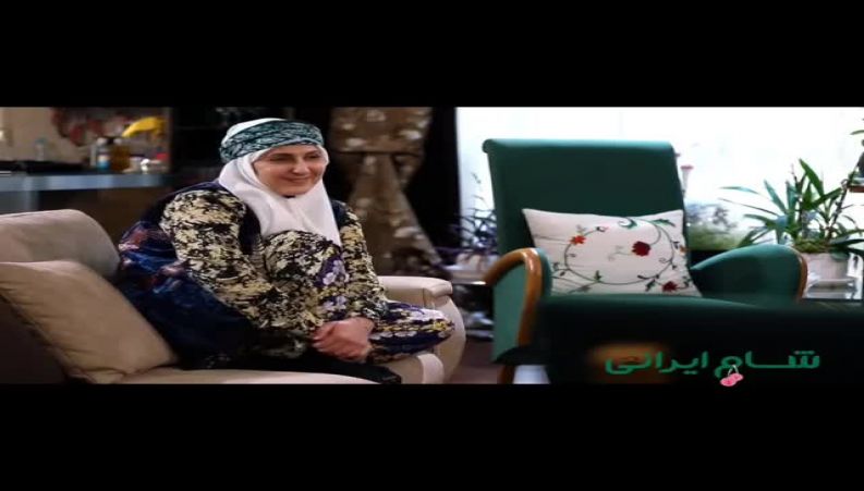 لری صحبت کردن فاطمه گودرزی با لباس محلی در خانه زیبایش