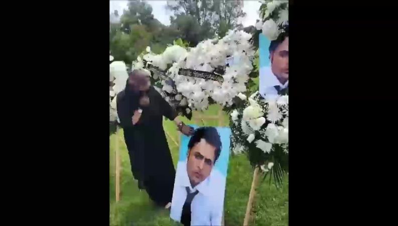 مراسم خاکسپاری شهرام کاشانی خواننده در لس آنجلس