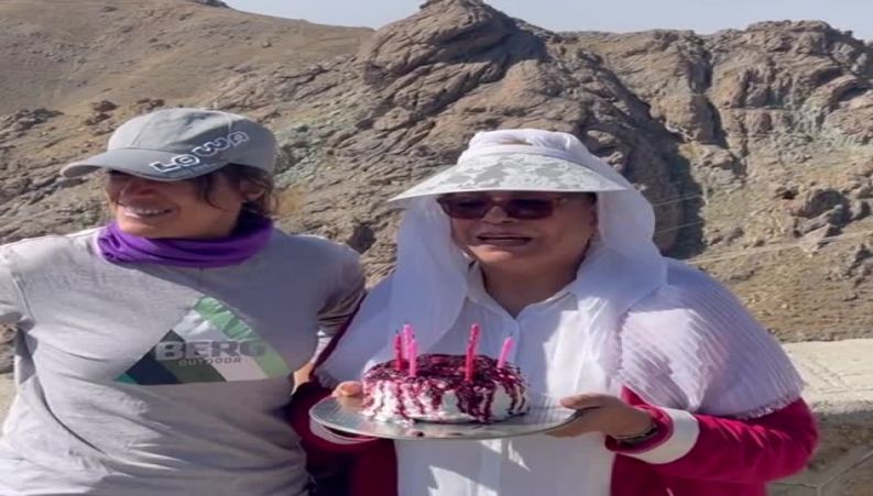 جشن تولد گوهر خیراندیش با دخترش ؛ قله پنجم توچال