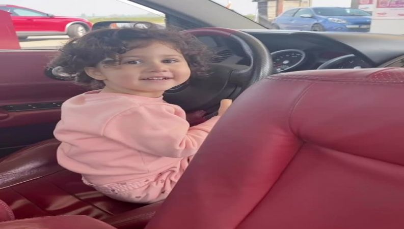 یک روز گردش شاهرخ استخری در بلژیک با دخترش نبات