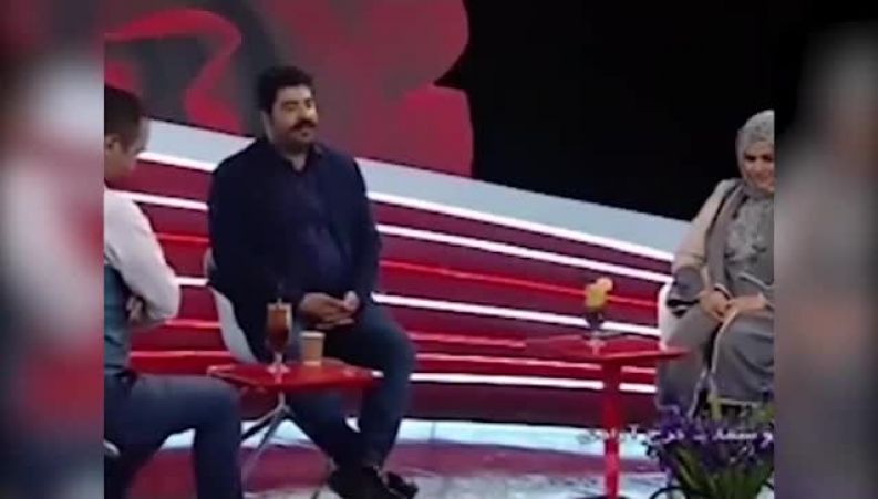  قرائت دل‌نشین قرآن توسط بهنام بانی در حضور مادرش