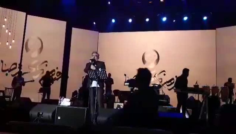 دکتر مسعود صابری هم این گونه روز مادر را به مادر مضطربش تبریک گفت