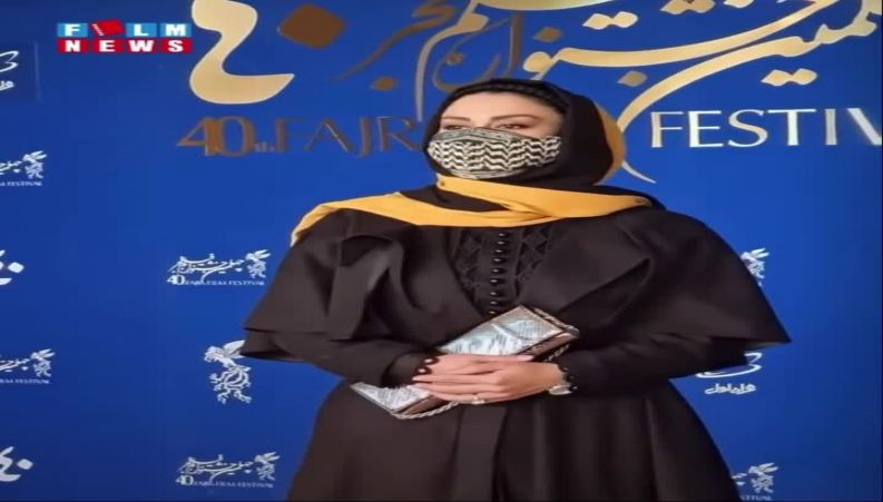 لباس خاص و شیک مریلا زارعی در جشنواره 1400 مقابل عکاسان