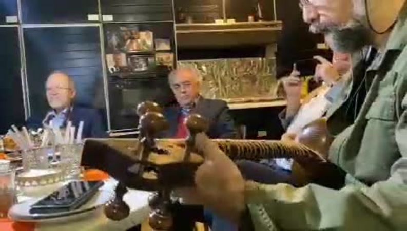 دورهمی پیشکسوتان موسیقی در منزل استاد گلپا