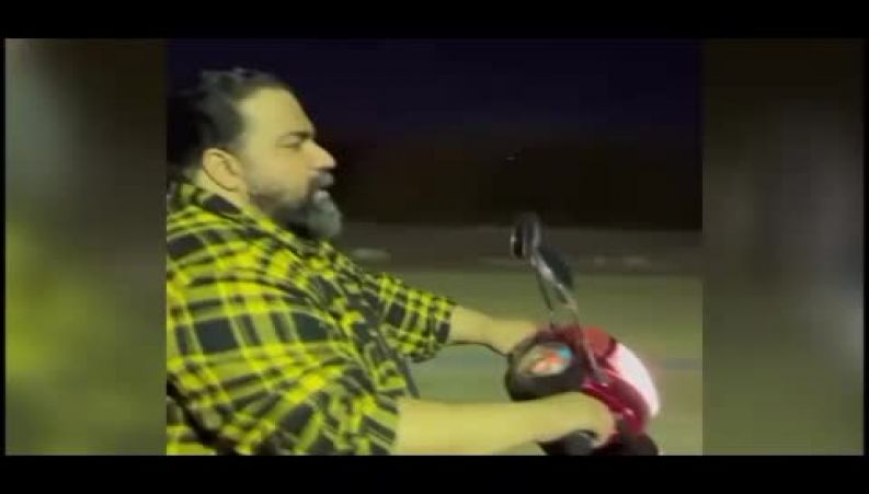  ویدئویی دیدنی از آوازخوانی و موتورسواری رضا صادقی در کیش با آهنگ معین