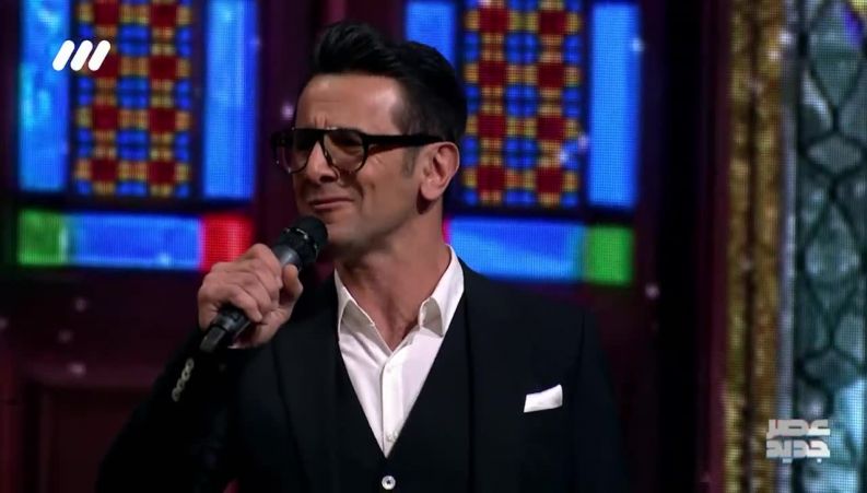 اجرای اهنگ بوی عیدی فرهاد مهراد توسط امین حیایی و نوازندگی کارن همایونفر