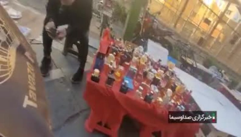 دستفروشی گزارشگر صدا و سیما در سطح شهر سوژه خبری شد