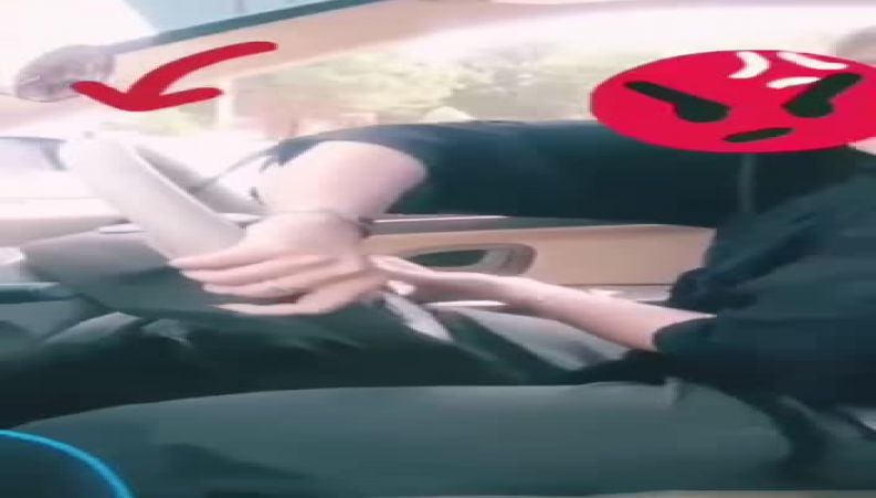 ویدیو باور نکردنی از مهارت حيرت انگيز دختر جوان در انجام حرکات پلیسی با پژو پارس