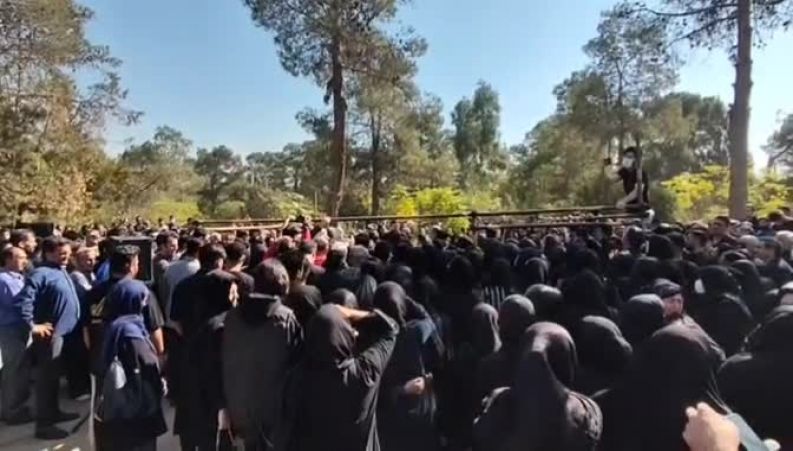 برگزاری مراسم خاکسپاری آرمیتا پیش از ظهر امروز در بهشت زهرا تهران با حضور خانواده اش