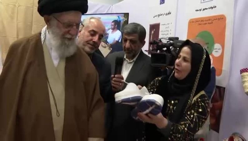 هدیه جالب یک زن به رهبر انقلاب که سوژه خبری شد