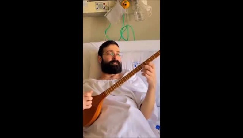 ویدئوی پر اشک نوازندگی حمید هیراد از تخت بیمارستان، قلب هزاران هوادار را لرزاند