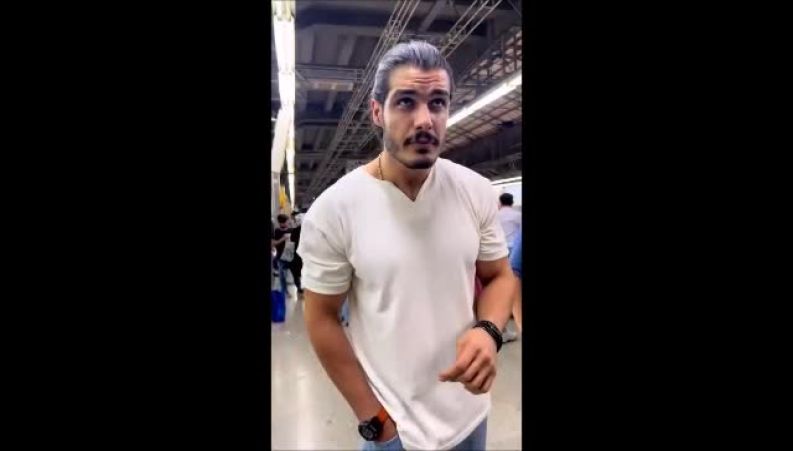 آواز متفاوت جراح و دندانپزشک خوشنام، دکتر مهراد مددی، در ایستگاه راه تهران دلها را تکان داد