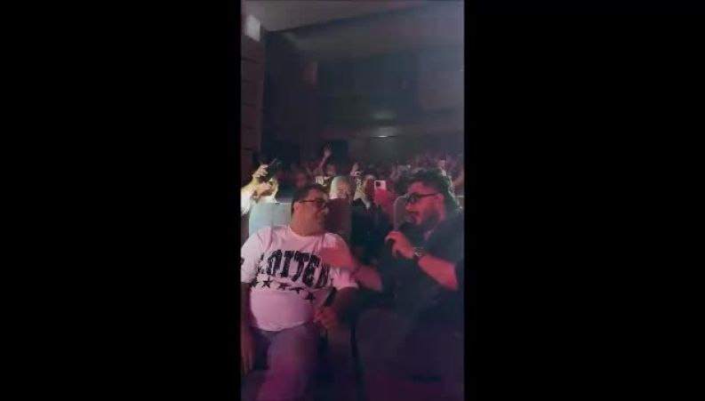 حضور پرشور پدر آرون افشار در کنار پسرش در کنسرت نیشابور