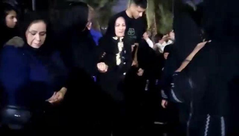 لحظات غم‌انگیز بدرقه پیکر امید جهان در بم؛ خواننده محبوب موسیقی جنوبی برای همیشه خاموش شد