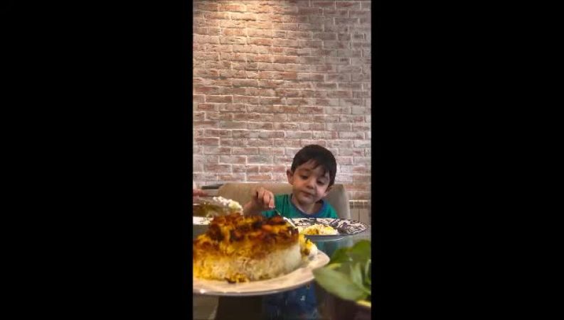  ضیافت ناهار فاطمه گودرزی برای دایار نوه اش /  بهترین روز برای بهترین میهمان ویژه با غذای مامان پز 