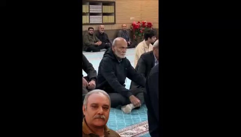 جمشید هاشم‌پور در مراسم چهلم محمد کاسبی 