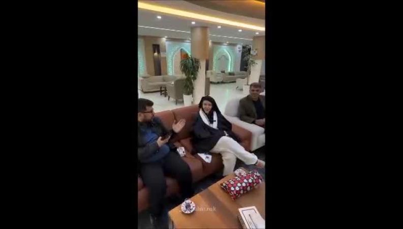 تیپ متفاوت بهاره رهنما در کربلا جلب توجه کرد 