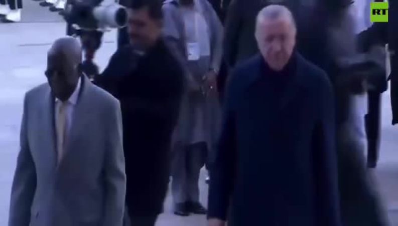 ویدیویی از بولا احمد تینوبو موقع زمین خوردن